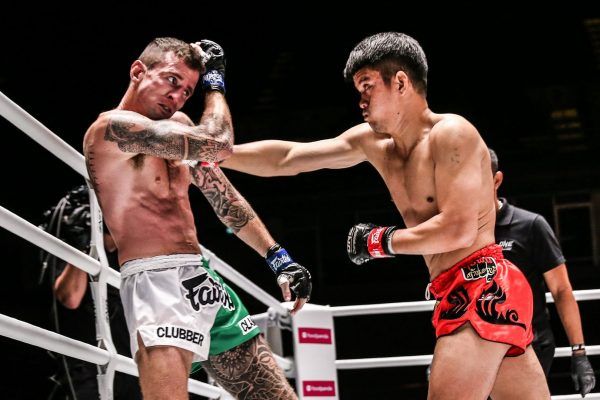 Pongsiri PK Saenchai Muaythaigym Sean Clancy 1920X1280 17 600x400