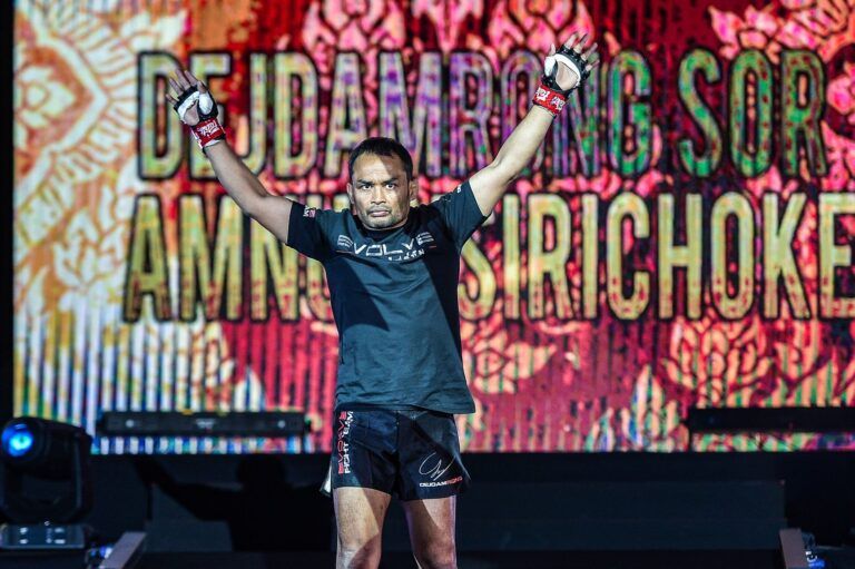 Hexigetu Dejdamrong Sor Amuaysirichoke mixed martial arts 1920X1278 12 768x511