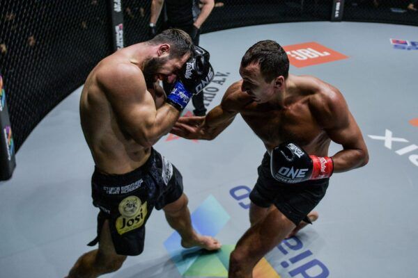 roman kryklia andrei stoica one collision course 1920X1280 84 600x400