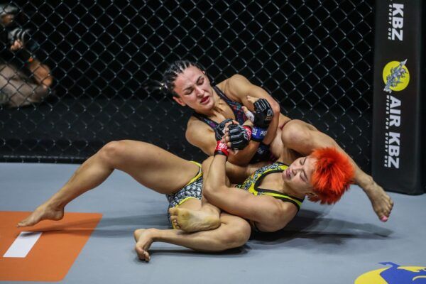 Stamp Fairtex Alyona Rassohyna UNBREAKABLE III 1920X1280 17 600x400