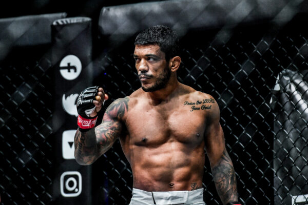 Hiroba Minowa Alex Silva FISTS OF FURY III 1920X1280 4 600x400