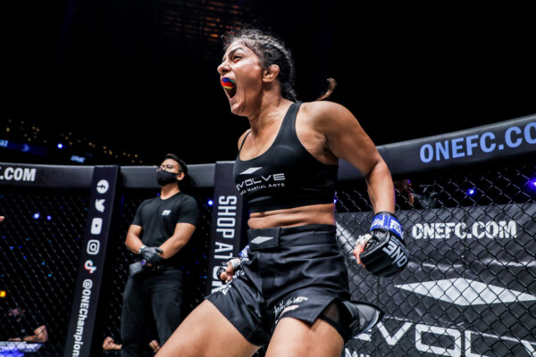 Stamp Ritu Phogat WINTERWARRIORS 1920X1280 13 600x400