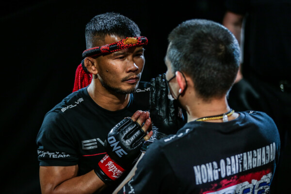 Nong O Gaiyanghado Felipe Lobo ONE X 1920X1280 1 600x400