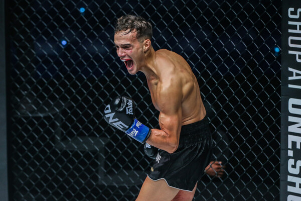 Zhang peimian vs Jonathan Di Bella ONE 162 15 600x400
