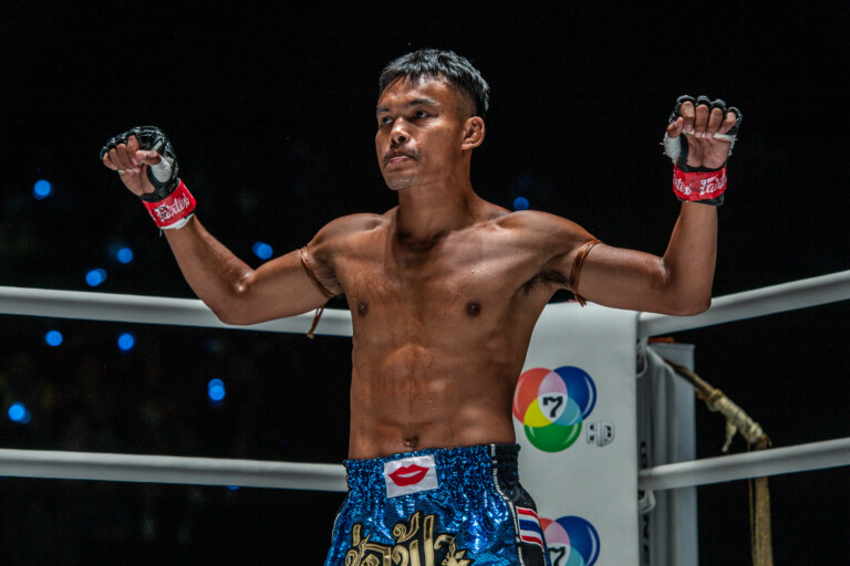 OL10   Chorfah Tor.Sangtiennoi VS Sherzod Kabutov2