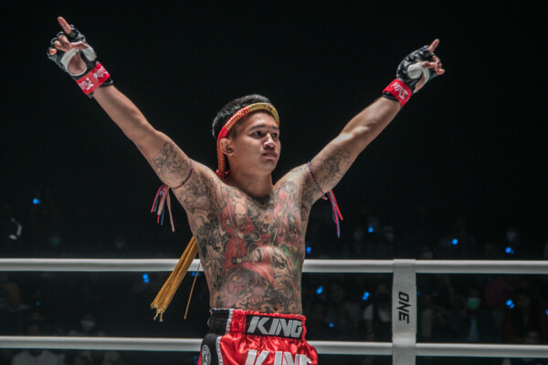 OL6   Gingsanglek Tor Laksong vs Kongthoranee Sor Sommai31