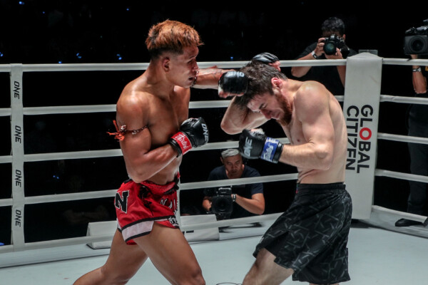 OL19   Kulabdam Sor Jor Piek Uthai VS Ilyas Musaev47