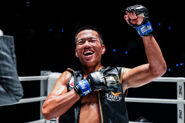 OL23   Paedsanlek PK Saenchai VS Kongklai Annymuaythai47