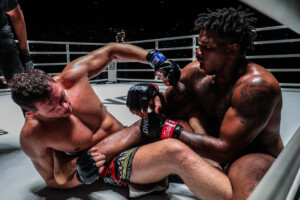 OL27 Lawrence Phillips VS Roman Lukashevich5