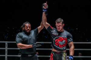 OL27 Lawrence Phillips VS Roman Lukashevich6