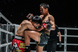 OL27 Petnumkhum Phundakrataburi VS Ratchamongkol Maethongbairecycle1