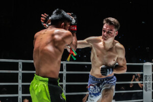 OL27 Tapaokaew Singha Mawynn VS Tyson Harrison5