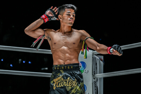 OL32  Nakrob Fairtex VS Nabil Anane5