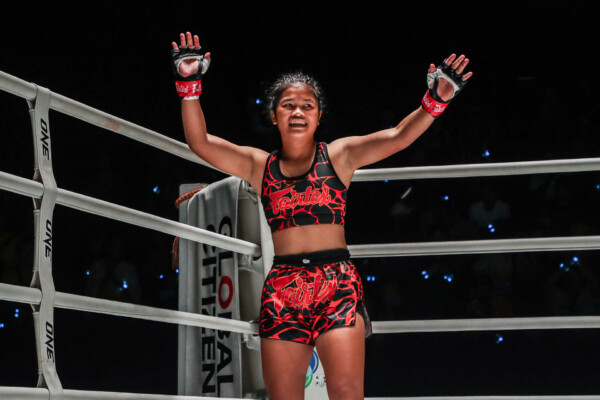 OL33   Junior Fairtex VS Zehra Dogan4