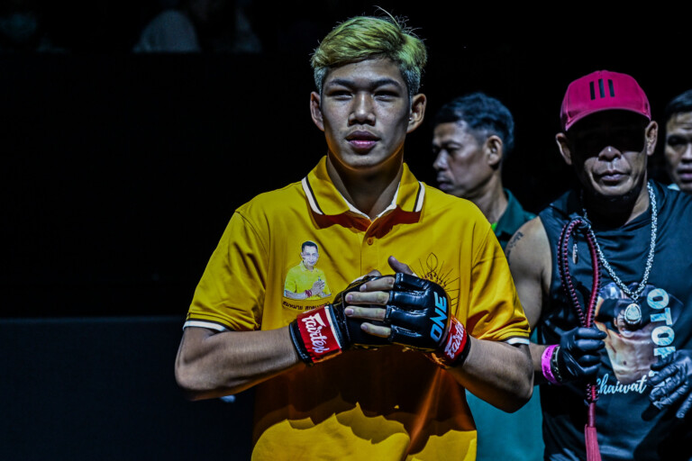 Otop Or Kwanmuang vs Ilyas Musaev OL38 (2)