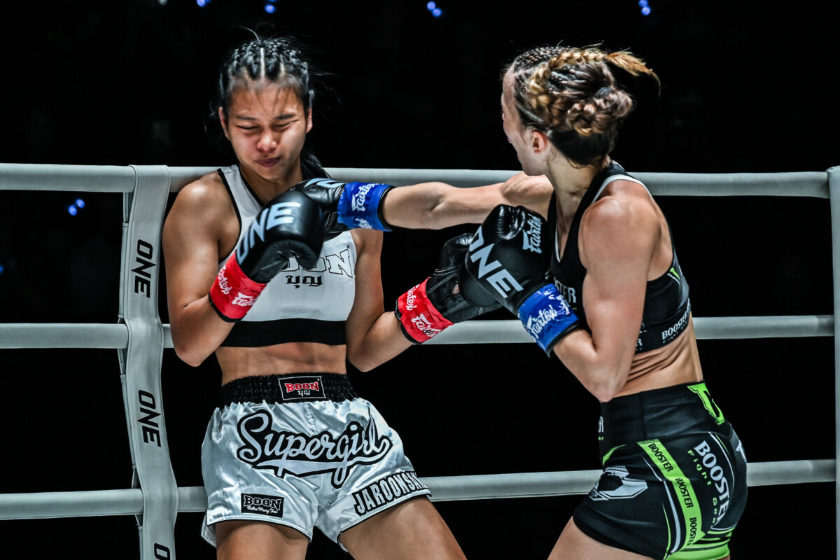 Anna Jaroonsak vs Cristina Morales OFN16 (17)