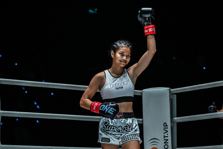 Anna Jaroonsak vs Cristina Morales OFN16 (9)