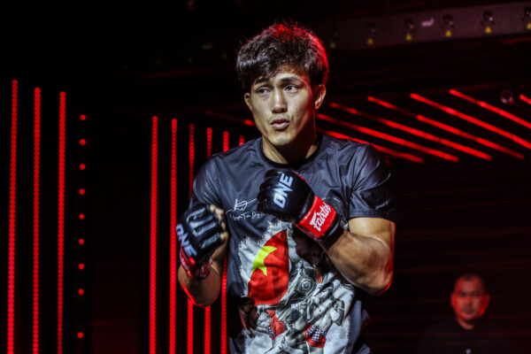 Nguyen Tran Duy Nhat vs Denis Puric OFN17 (21)