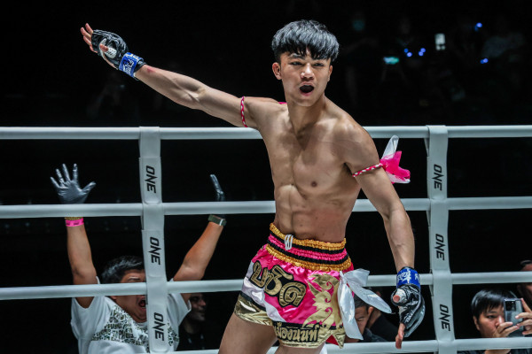 Chalie Singha Mawynn vs Brazil Aekmuangnon OL53 (14)
