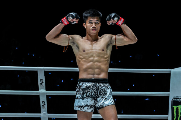 OL56 Ferrari Fairtex VS Mavlud Tupiev (19)