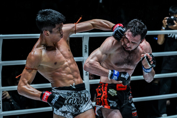 OL56 Ferrari Fairtex VS Mavlud Tupiev (23)