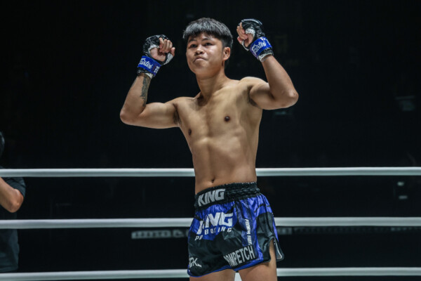 Suriyanlek Por Yenying vs Pompet PK Saenchai OL54 (10)