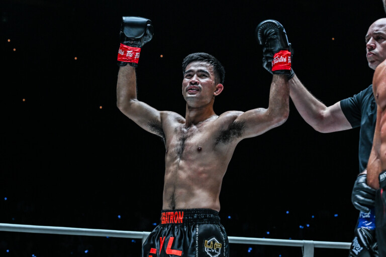 Rungrawee Sitsongpeenong Bogdan Shumarov ONE Fight Night 22 14