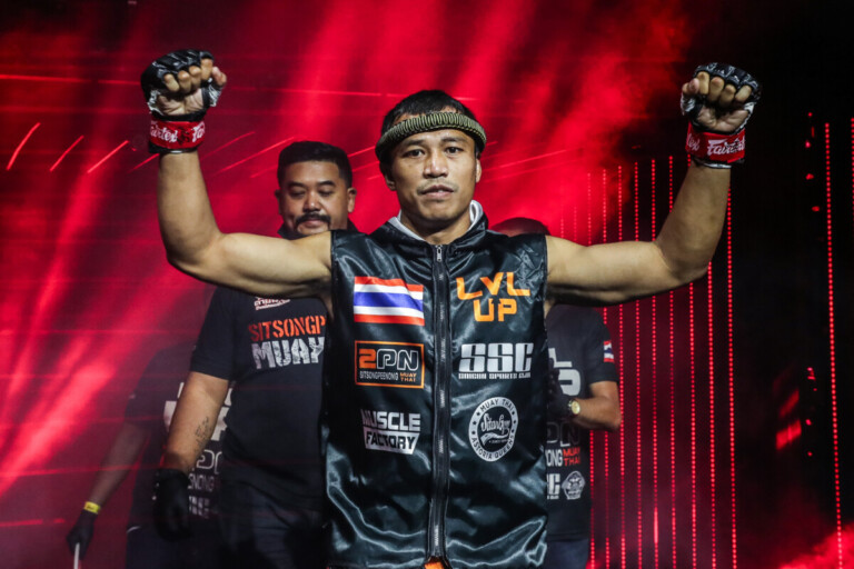 OL32 Sitthichai Sitsongpeenong VS Mohammed Siasarani22 1200x800