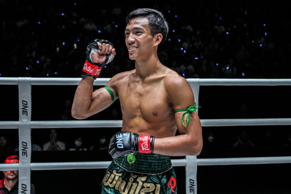 08 Petnamkhong vs Lookkwan (26)