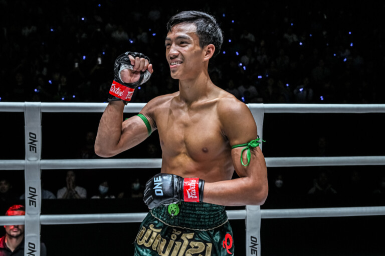 08 Petnamkhong vs Lookkwan (26)