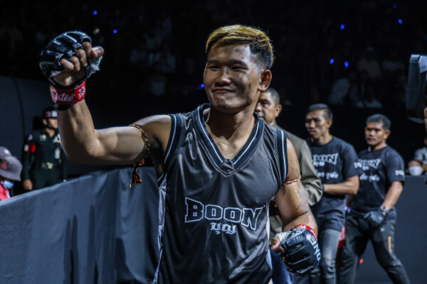 Kulabdam Sor Jor Piek Uthai VS Nabil Anane (40)