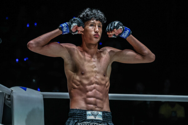 Kulabdam Sor Jor Piek Uthai VS Nabil Anane (42)