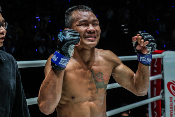 Pongsiri PK Saenchai VS Soe Lin Oo (19)