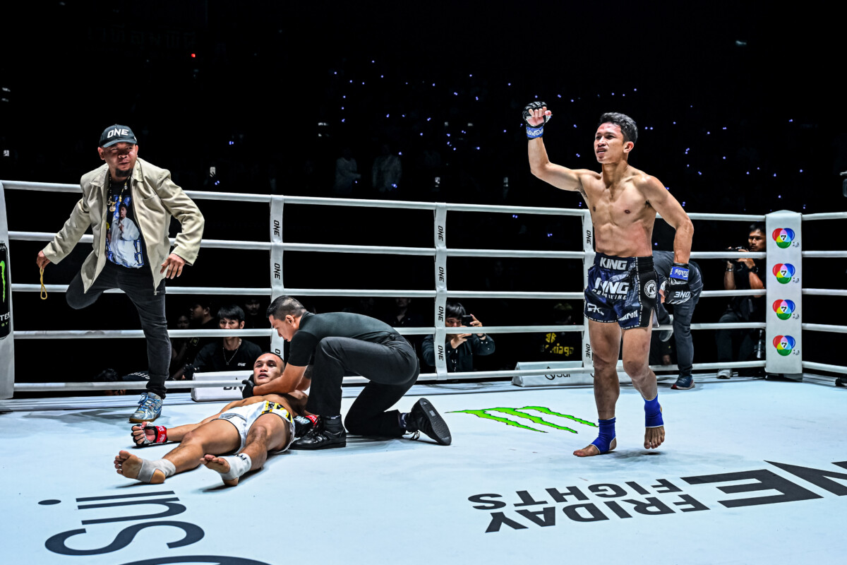 05 Maisangkum vs Watcharaphon OL92 (21)