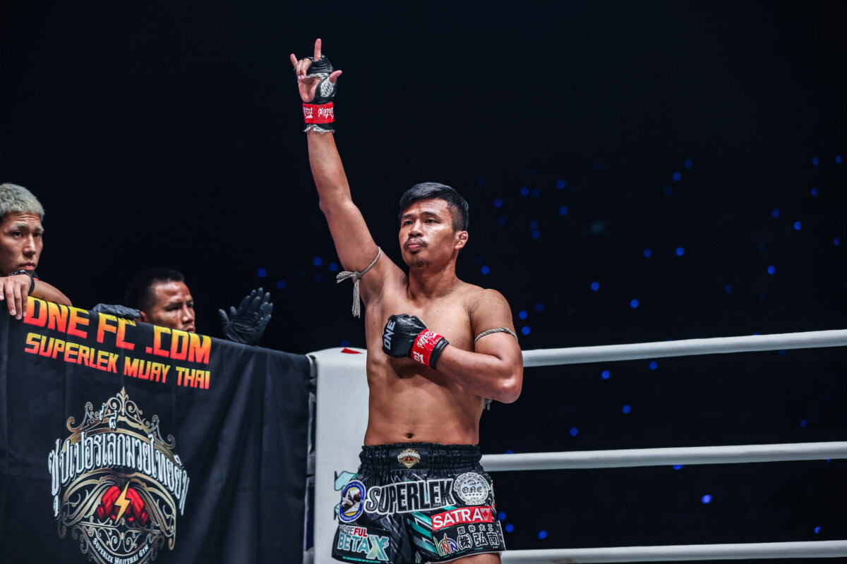 ONE172_08_SuperlekVSNabilAnane (5)