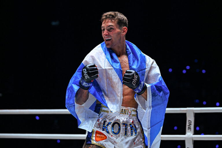 OFN30_09_Sitthichai_VS_Nico Carrillo (38)