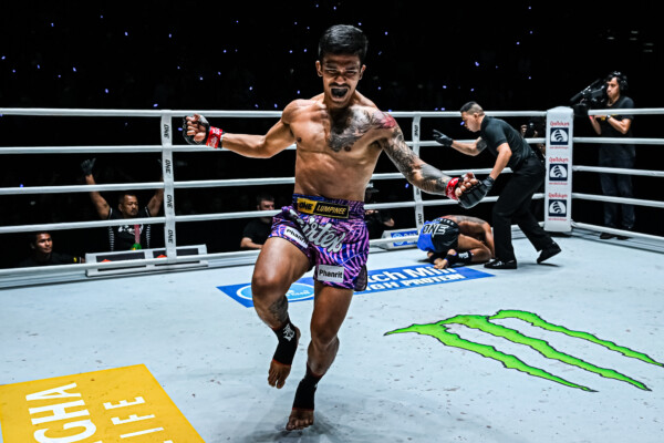 OL106_12_Panrit_vs_Suksawat (17)