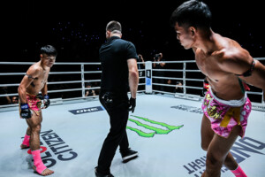 08 Nakrob Fairtex VS Jaosuayai OFN32 11