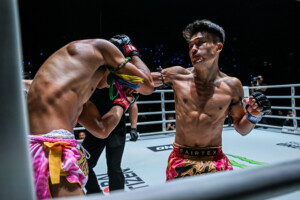 08 Nakrob Fairtex VS Jaosuayai OFN32 13