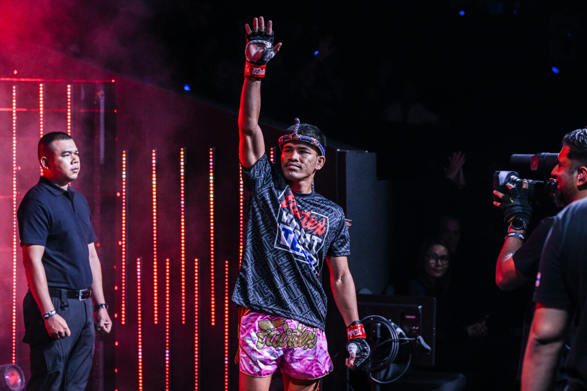 08 Nakrob Fairtex VS Jaosuayai OFN32 (58)