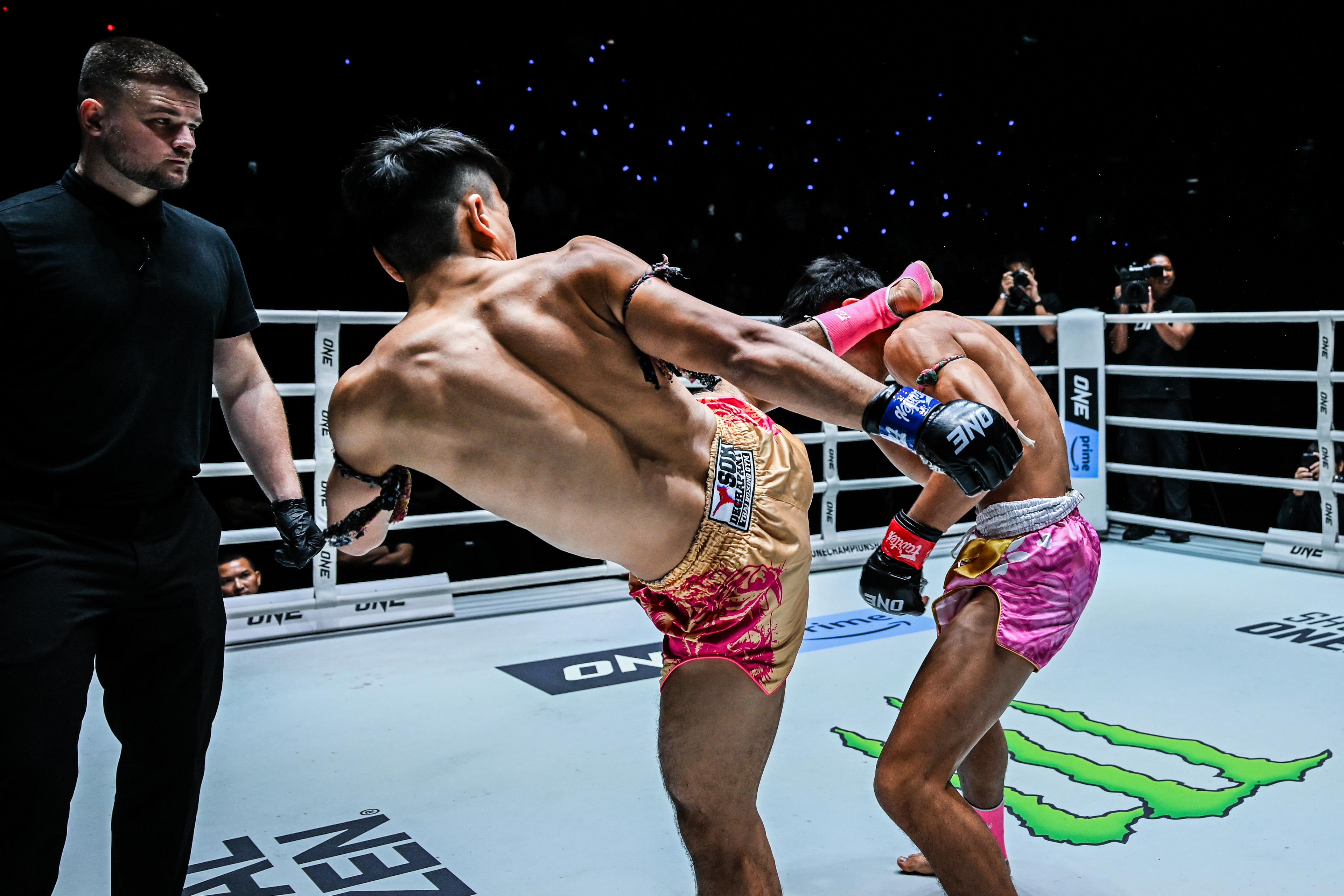08 Nakrob Fairtex VS Jaosuayai OFN32 6.jpg