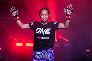 OL111 Islay Erika Bomogao vs Nerea Rubio 3
