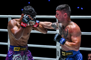 OL111 Petsukumvit vs Silviu Vitez 39
