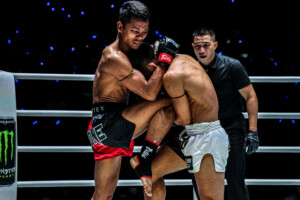 OL112_06 Khunponnoi vs Moe Htet Aung 10
