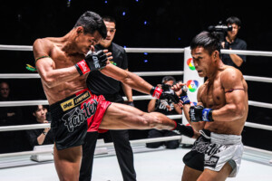 OL112_06 Khunponnoi vs Moe Htet Aung 21
