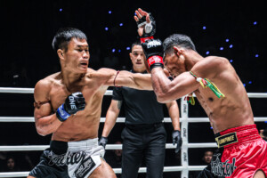 OL112_06 Khunponnoi vs Moe Htet Aung 24