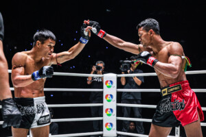 OL112_06 Khunponnoi vs Moe Htet Aung 25