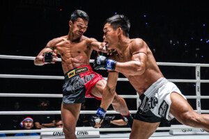 OL112_06 Khunponnoi vs Moe Htet Aung 26 1