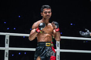 OL112_06 Khunponnoi vs Moe Htet Aung 29