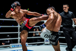 OL112_06 Khunponnoi vs Moe Htet Aung 9
